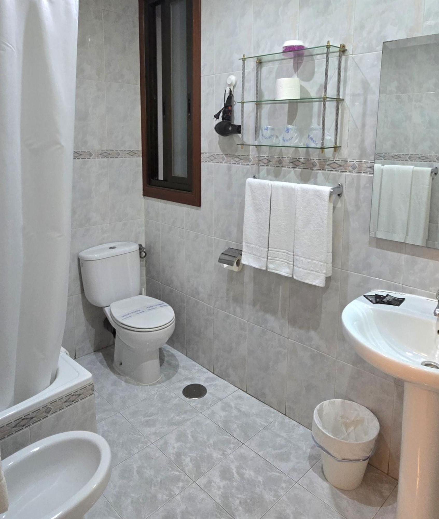 Hostal Prada Мадрид Екстер'єр фото